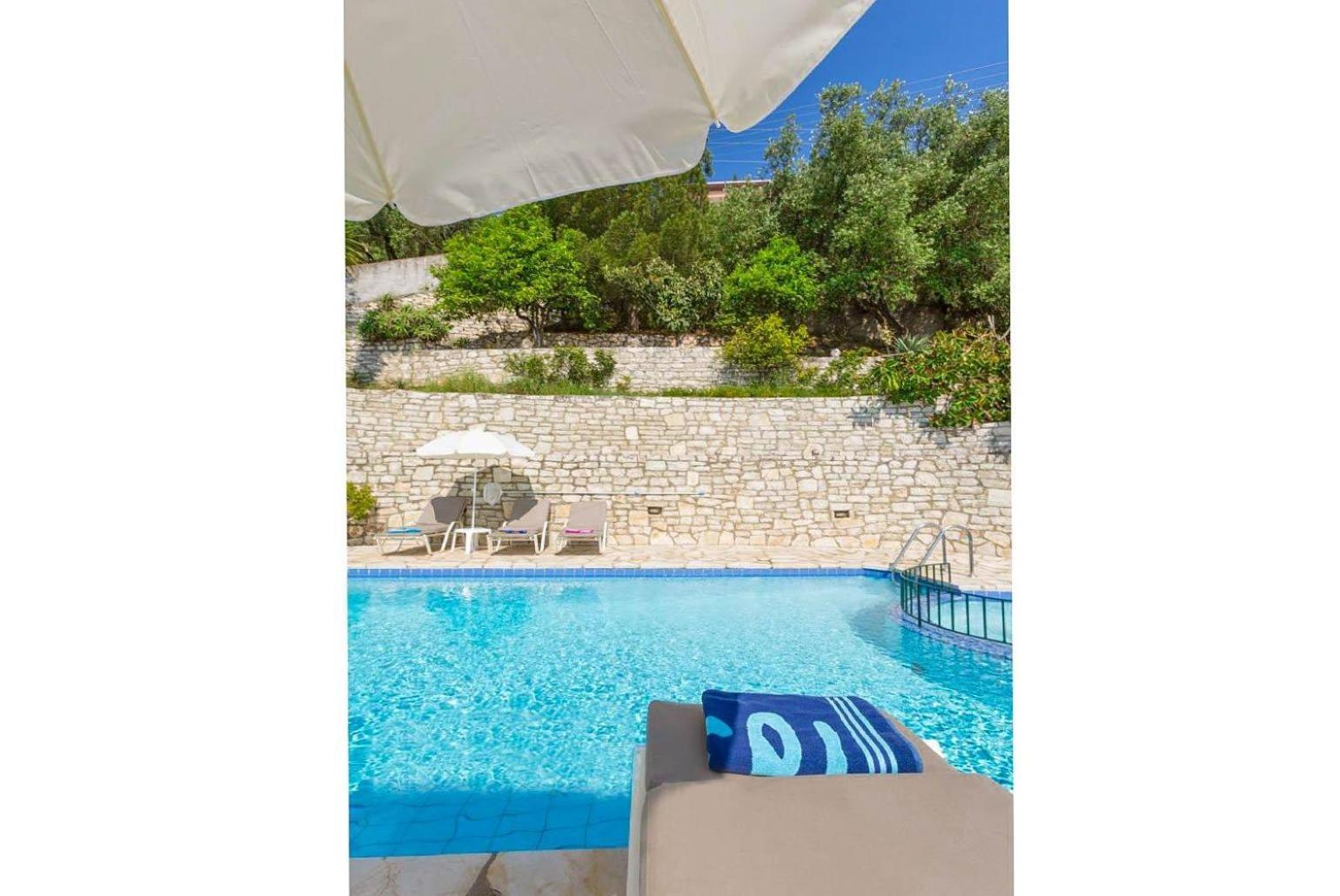 Villa Aris 기마리 외부 사진